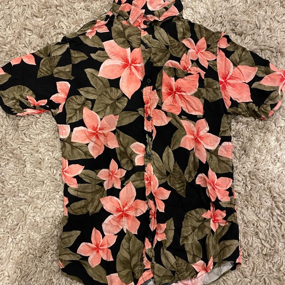 Men’s Slim Fit Short Sleeve Pink Floral Shirt - Picture 2 of 3